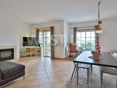 Arrendamento de apartamento T2 no Centro da Vila