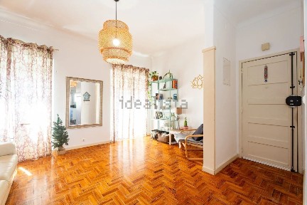 Arrendamento de apartamento T2 na Rua Fernando Caldeira, 18