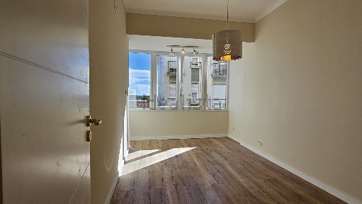Arrendamento de apartamento T2 na Rua Diamantino Freitas Brás, 15