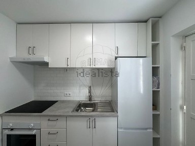 Arrendamento de apartamento T2 na Rua Silva Carvalho