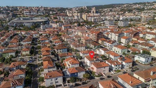 Moradia independente à venda na Rua Engenheiro Canto Resende