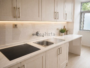 Apartamento T1 à venda no Largo Natércia Freire