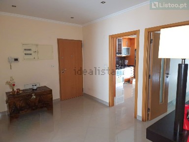 Apartamento T3 à venda na Rua António Silva