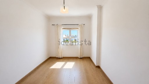 Apartamento T3 à venda na Rua Conde da Taipa, 30