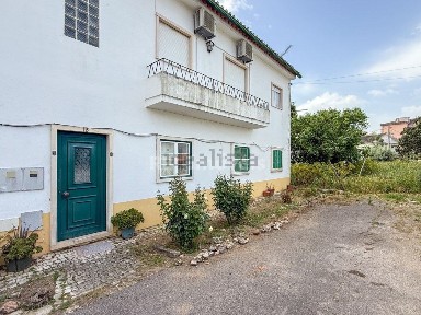 Apartamento T3 à venda na Rua Cândido Xavier Cordeiro, 13