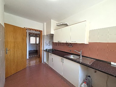 Apartamento T2 à venda na Rua David Mourão Ferreira