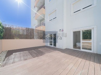 Apartamento T2 à venda na Rua Eduardo Viana