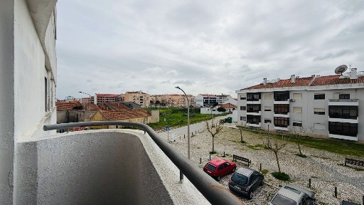 Apartamento T4 à venda na Rua Febo Moniz