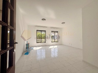 Apartamento T2 à venda na Rua Afonso Castro, 7