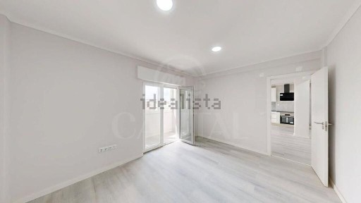 Apartamento T2 à venda na Rua Gil Eanes s/n
