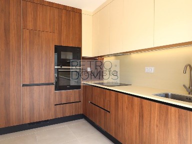 Apartamento T2 à venda na Rua Luís Teotónio Pereira