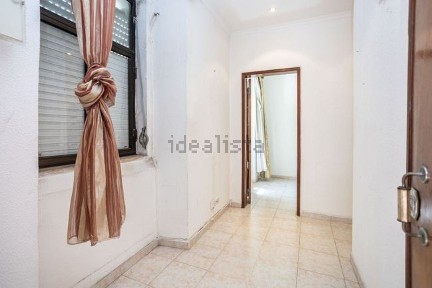 Apartamento T4 à venda na Rua Miguel Pais
