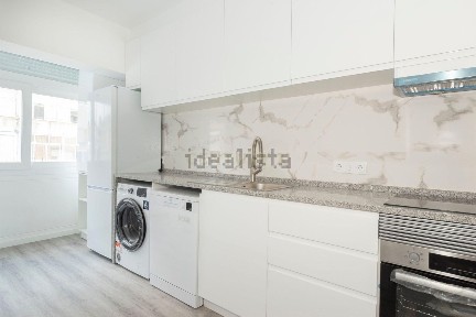Apartamento T2 à venda na Rua Padre Francisco do Recreio, 16