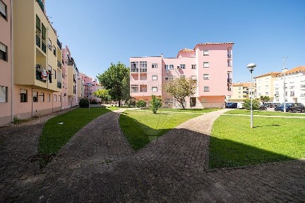 Apartamento T3 à venda na Rua General Humberto Delgado, 2975-311 Quinta do Conde, 33