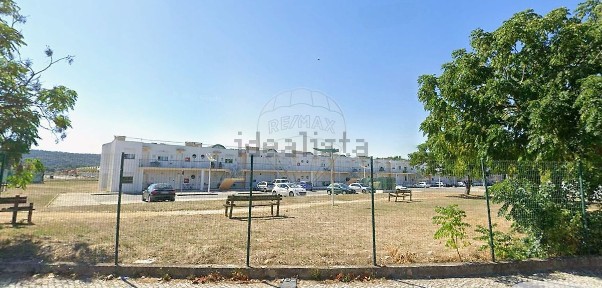 Apartamento T1 à venda na Rua das amendoeiras