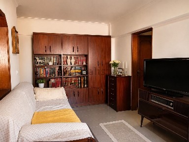 Apartamento T1 à venda na Rua Adolfo Coelho