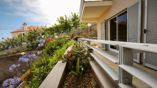 Apartamento T1 à venda na Ajuda - Amparo - Piornais