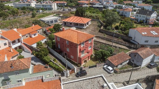 Moradia independente à venda na Rua Comendador Canas, 180