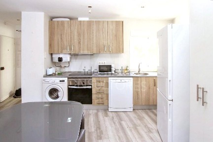 Apartamento T4 à venda na Praça Dom Sancho II