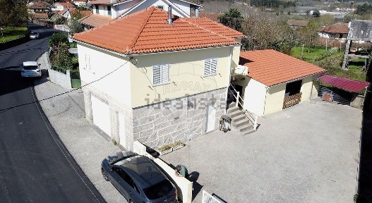 Moradia independente à venda em Carvalhais e Candal