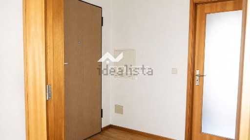 Arrendamento de apartamento T1 na Rua Humberto Cruz, 355
