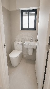Espaço comercial à venda na Casal do Sapo