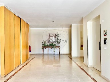Apartamento T2 à venda na Avenida Diana Spencer