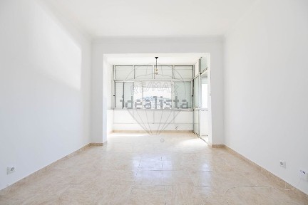 Apartamento T2 à venda na Rua Duque da Terceira