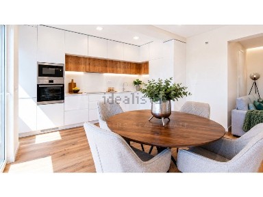 Apartamento T3 à venda no Alto dos Moinhos