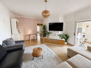Apartamento T3 à venda na Rua de Diu