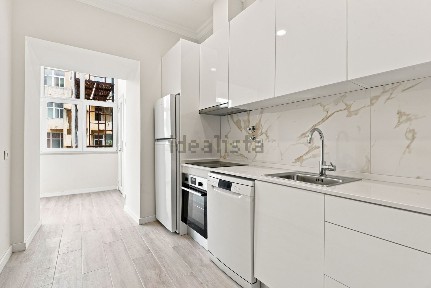 Apartamento T3 à venda na Rua Jacinto Nunes, 26