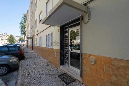 Apartamento T1 à venda na Rua Alice Cruz, 44