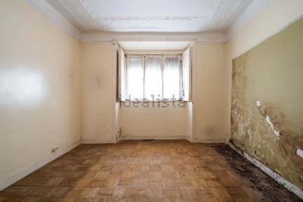 Apartamento T2 à venda na Rua da Penha de França