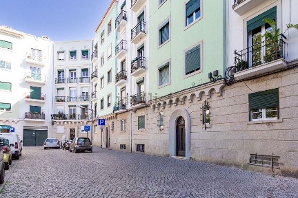 Apartamento T1 à venda na Praça António Sardinha, 7