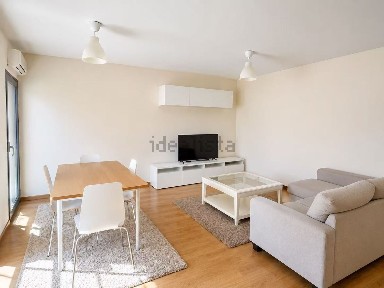 Apartamento T1 à venda na Rua Vila de São Martinho