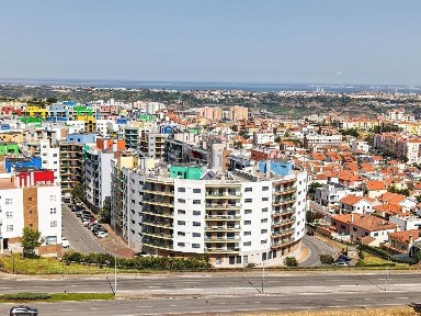 Apartamento T4 à venda na Rua Carlos Ramos