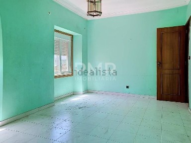 Apartamento T3 à venda na Centro de Queluz