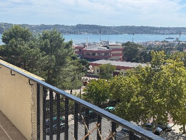 Apartamento T3 à venda na Rua Gonçalves Zarco s/n