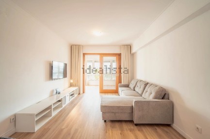 Apartamento T1 à venda na Rua Ribeira dos Bogueiros, 46