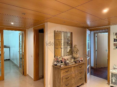 Apartamento T4 à venda na Avenida Dom João II