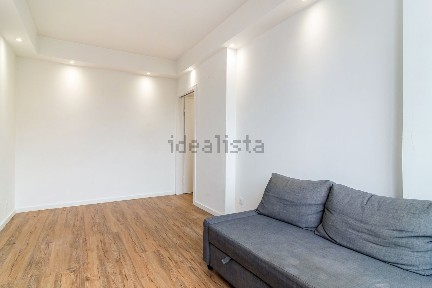 Apartamento T1 à venda na Praça General Vicente de Freitas, 8