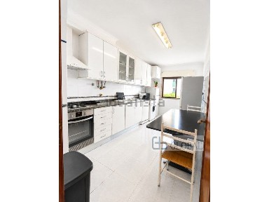 Apartamento T2 à venda na Rua Francisco Vieira de Almeida