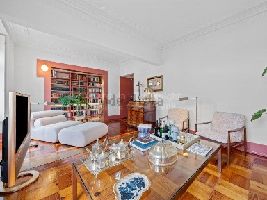 Apartamento T2 à venda na Rua Rodrigues Sampaio, 168