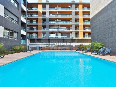 Apartamento T3 à venda na Rua Salvador Allende, 43 b