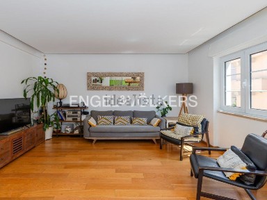 Apartamento T3 à venda na Rua da Fé