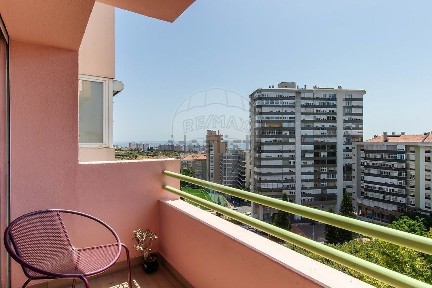 Duplex à venda na Rua Sarmento de Beires