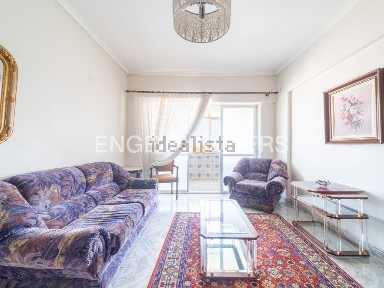 Apartamento T2 à venda na Rua Professor Mira Fernandes, 4 b