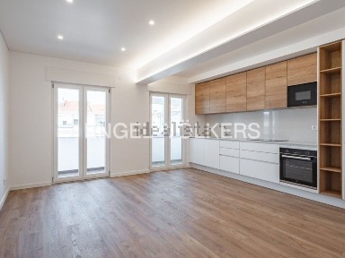 Apartamento T2 à venda na Damaia de Cima