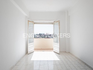 Apartamento T2 à venda na Portas de Benfica - Mercado de Benfica