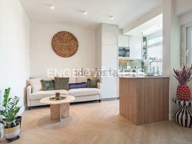 Apartamento T0 à venda na Calçada do Tojal